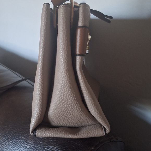 Adrienne Vittadini Chain Crossbody Bag - Picture 10 of 11